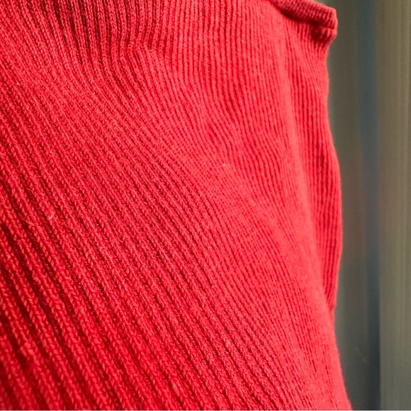 Brandy Melville Rib Knitted Spaghetti Straps Cropped Tank Top in Red - Picture 6 of 6